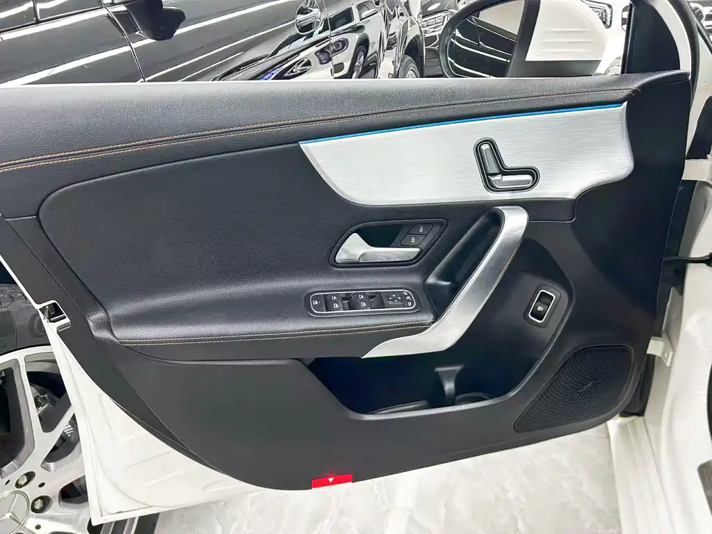 Mercedes-Benz A-Class 2019 — фото 14