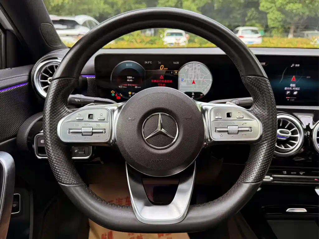 Mercedes-Benz A-Class 2021 — фото 13