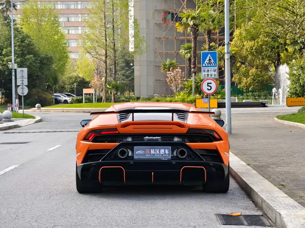 Lamborghini Huracán 2023 — фото 4