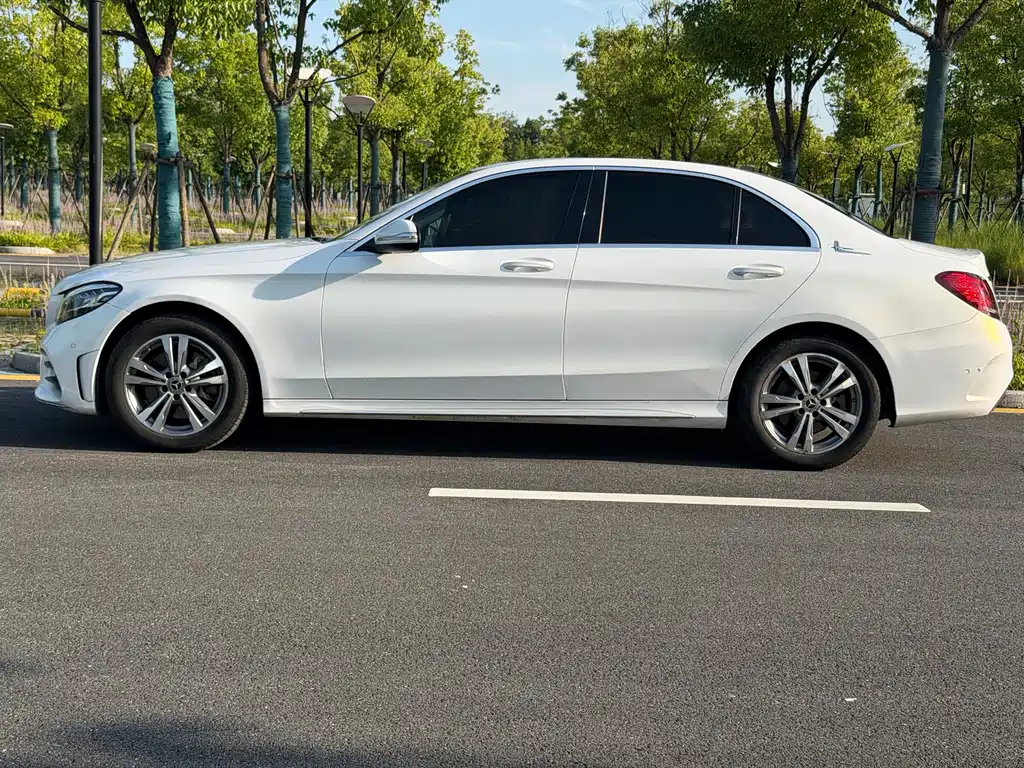 Mercedes-Benz C-Class 2020 — фото 13