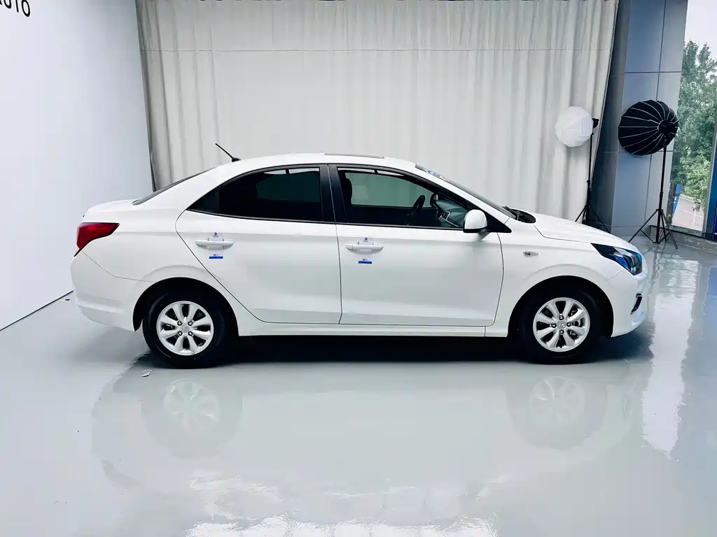 Hyundai Verna 2018 — фото 5