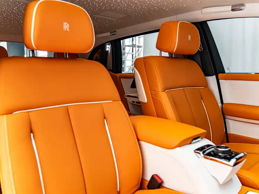 Rolls-Royce Phantom 2019 — фото 16