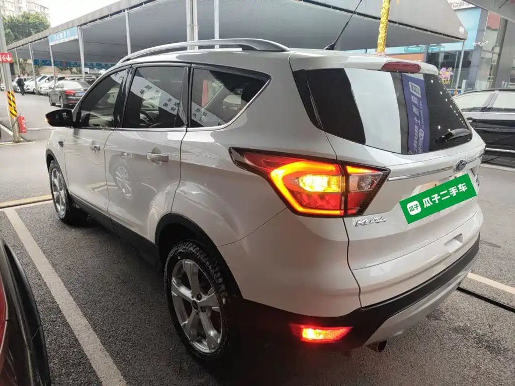 Ford Kuga 2017 — фото 23