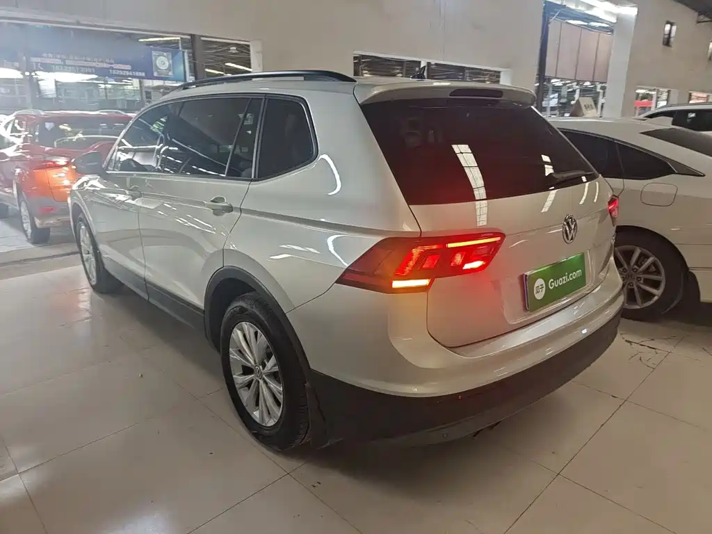 Volkswagen Tiguan L 2017 — фото 23