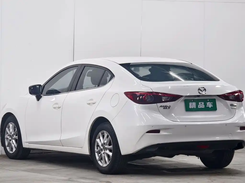 Mazda 3 Axela 2015