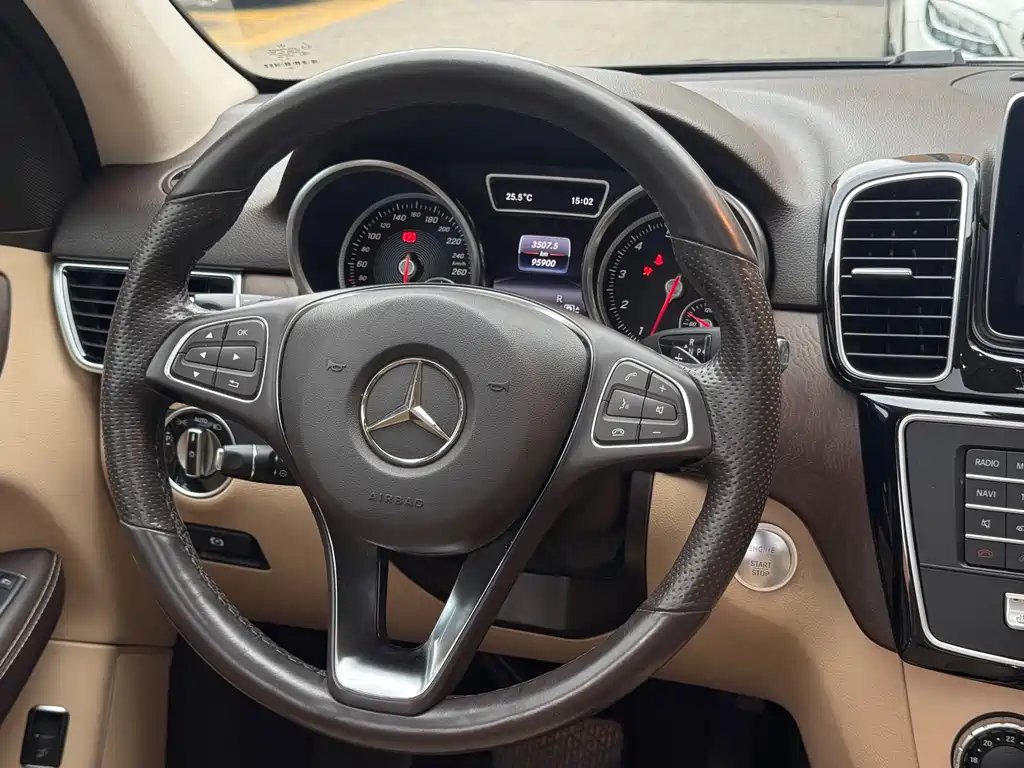 Mercedes-Benz GLE 2016 — фото 6