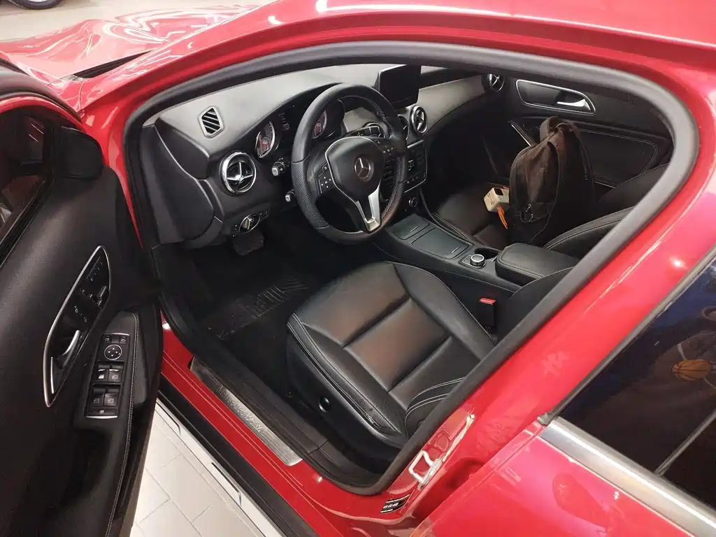 Mercedes-Benz GLA 2015 — фото 16