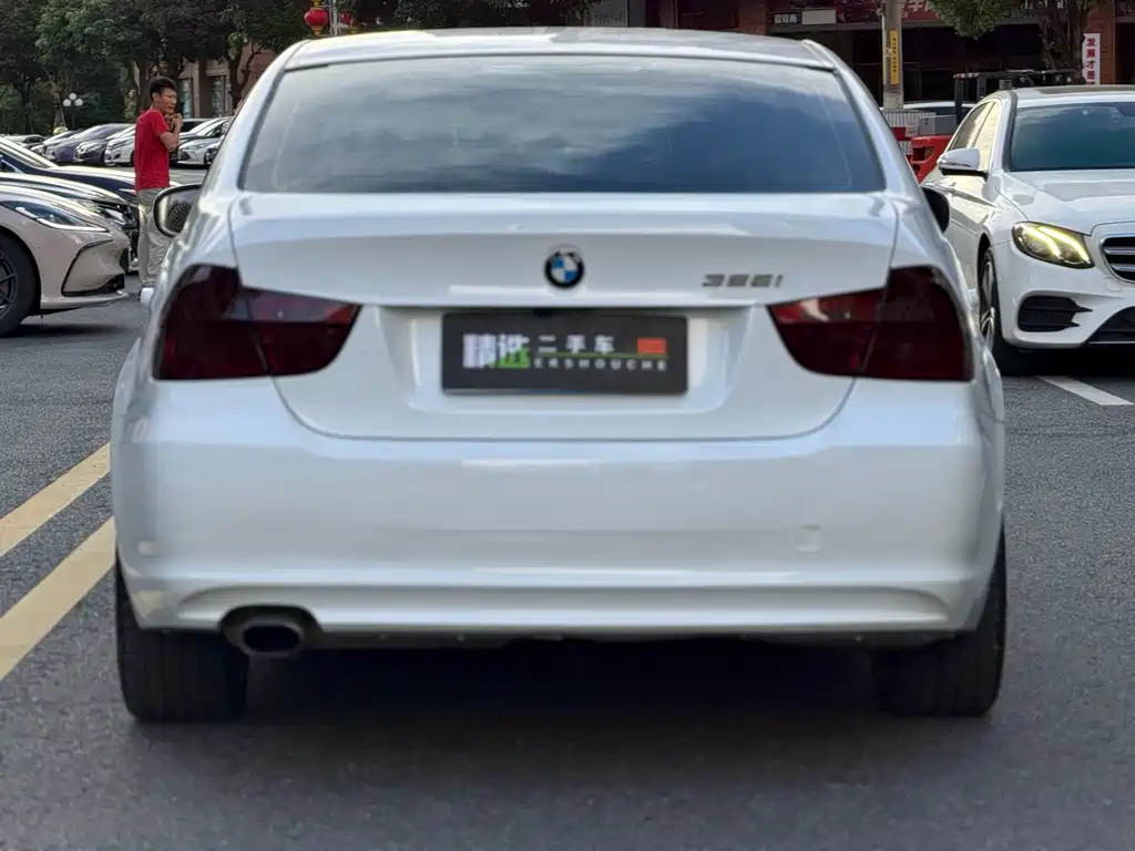 BMW 3 Series 2009 — фото 13