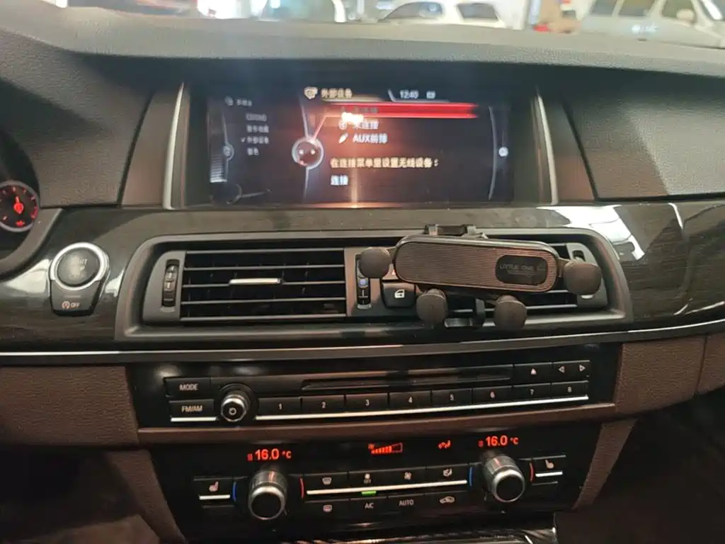 BMW 5 Series 2016 — фото 13