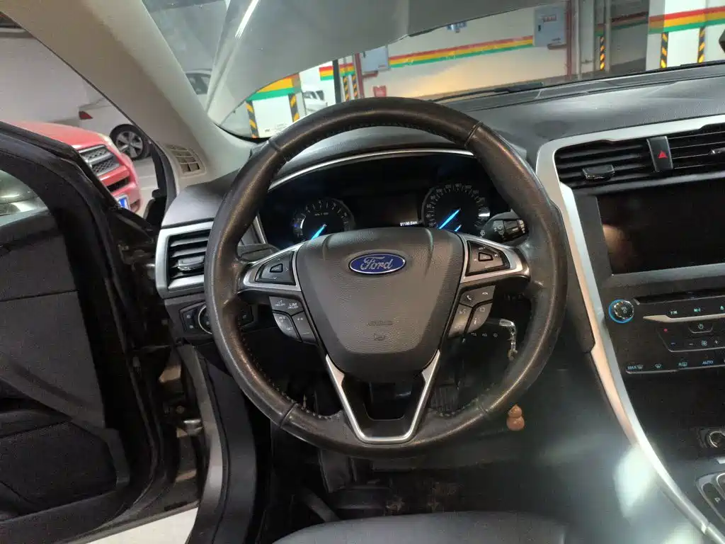 Ford Mondeo 2015 — фото 11