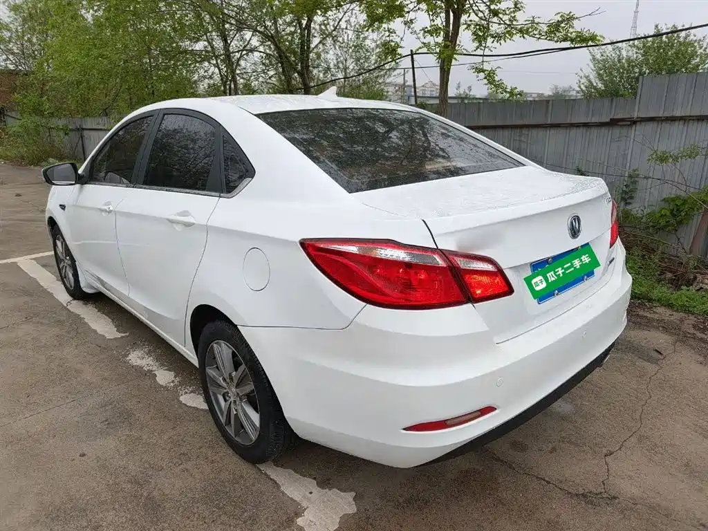 Changan Eado 2016 — фото 5