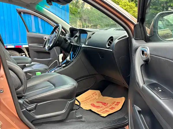 Luxgen Da7 SUV 2014