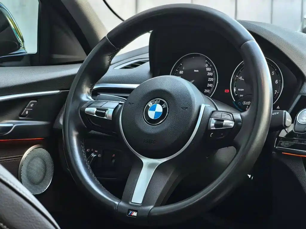 BMW 1 Series 2021 — фото 12