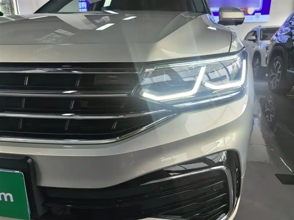 Volkswagen Tiguan L 2022 — фото 18