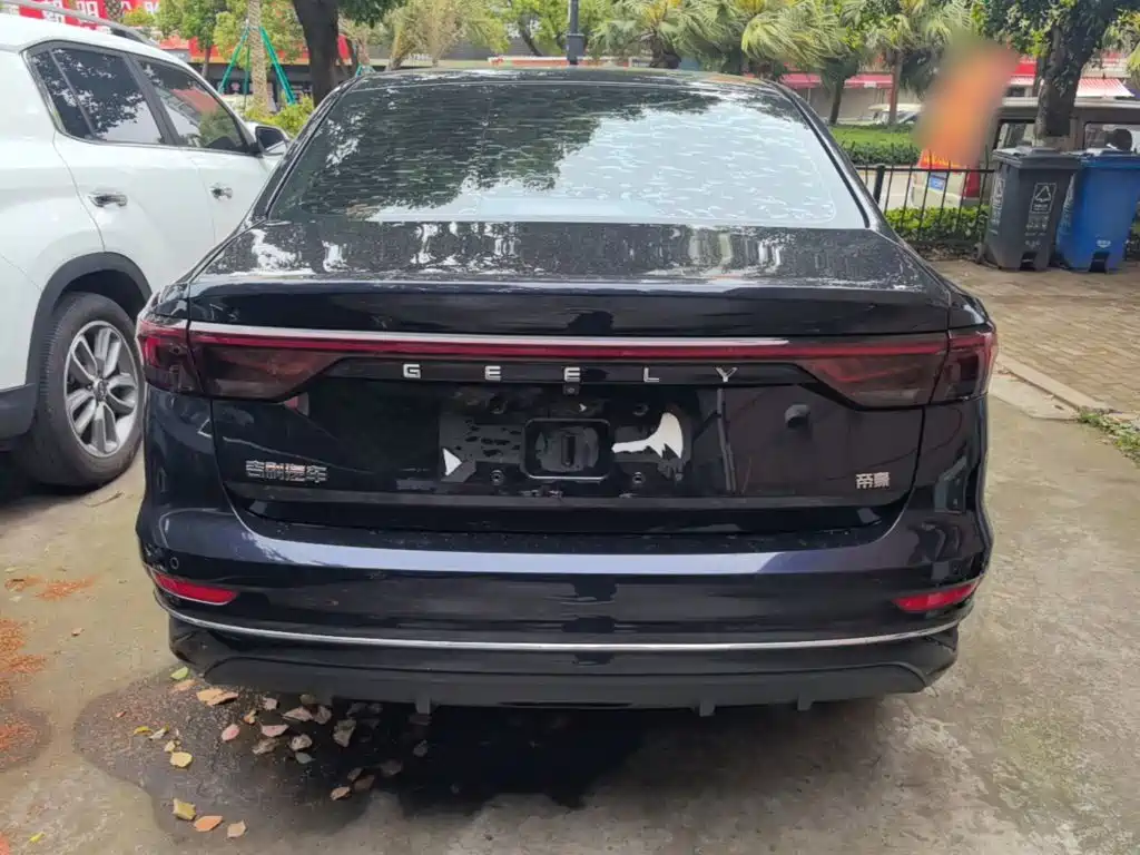 Geely Emgrand 2023