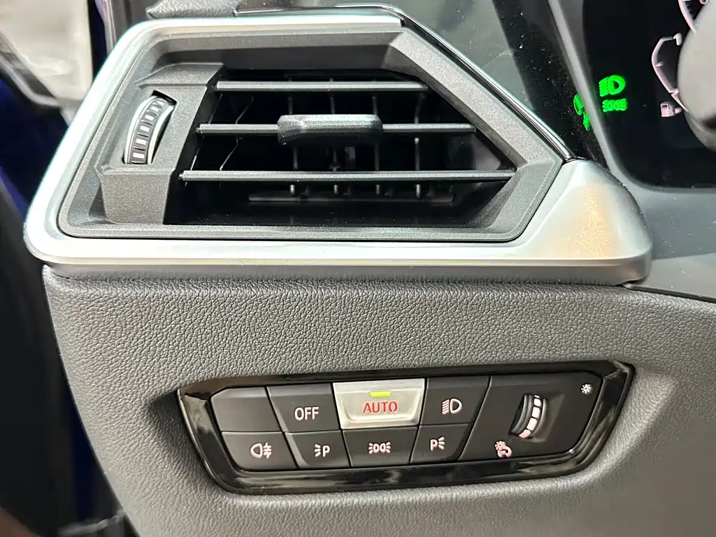 BMW 3 Series 2020 — фото 19