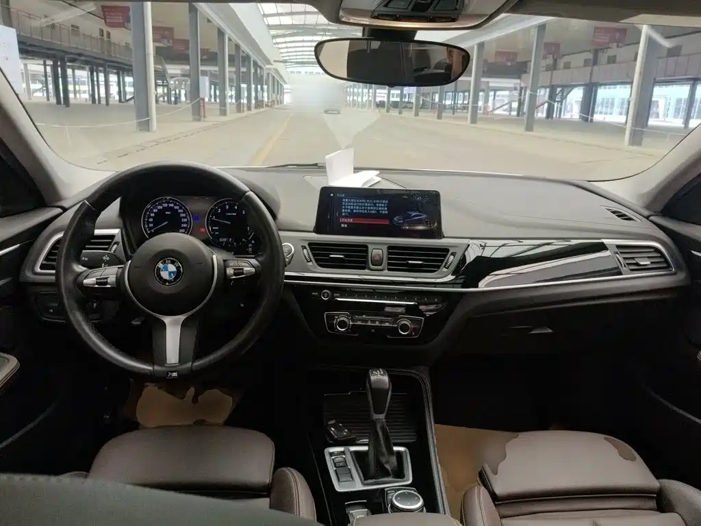 BMW 1 Series 2019 — фото 10