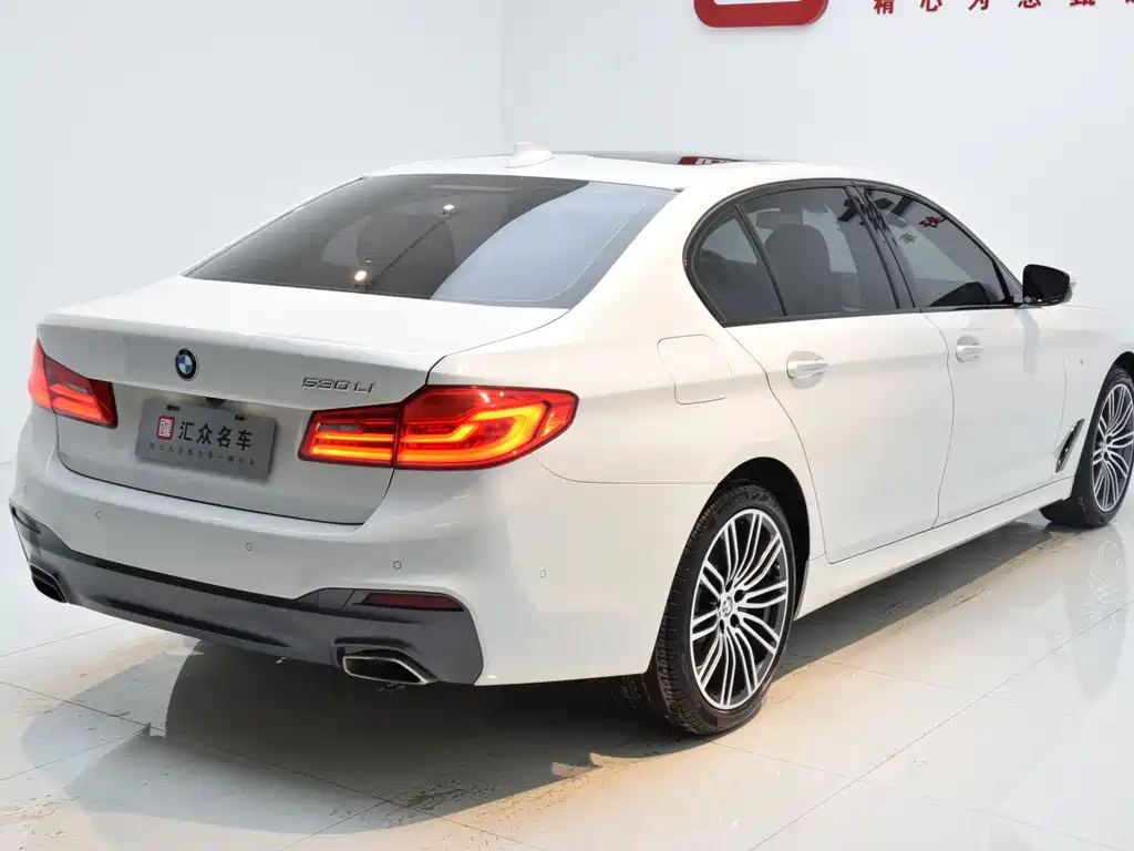BMW 5 Series 2018 — фото 22