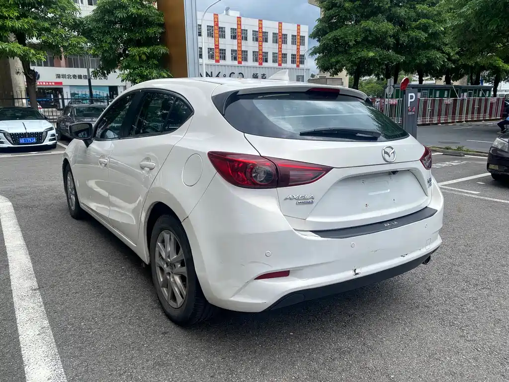 Mazda 3 Axela 2017 — фото 7