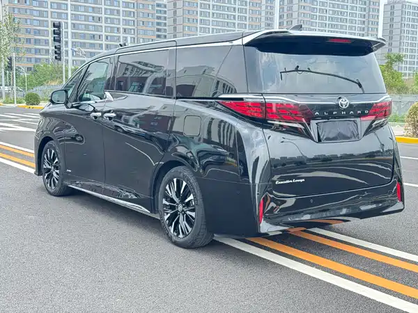 Toyota Alphard 2024