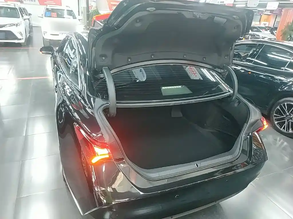 Toyota Avalon 2020 — фото 19