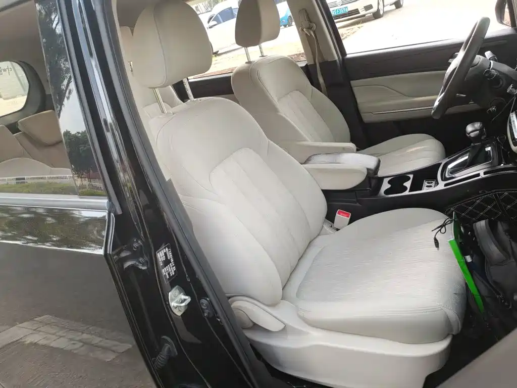 GAC Trumpchi M6 2020 — фото 20