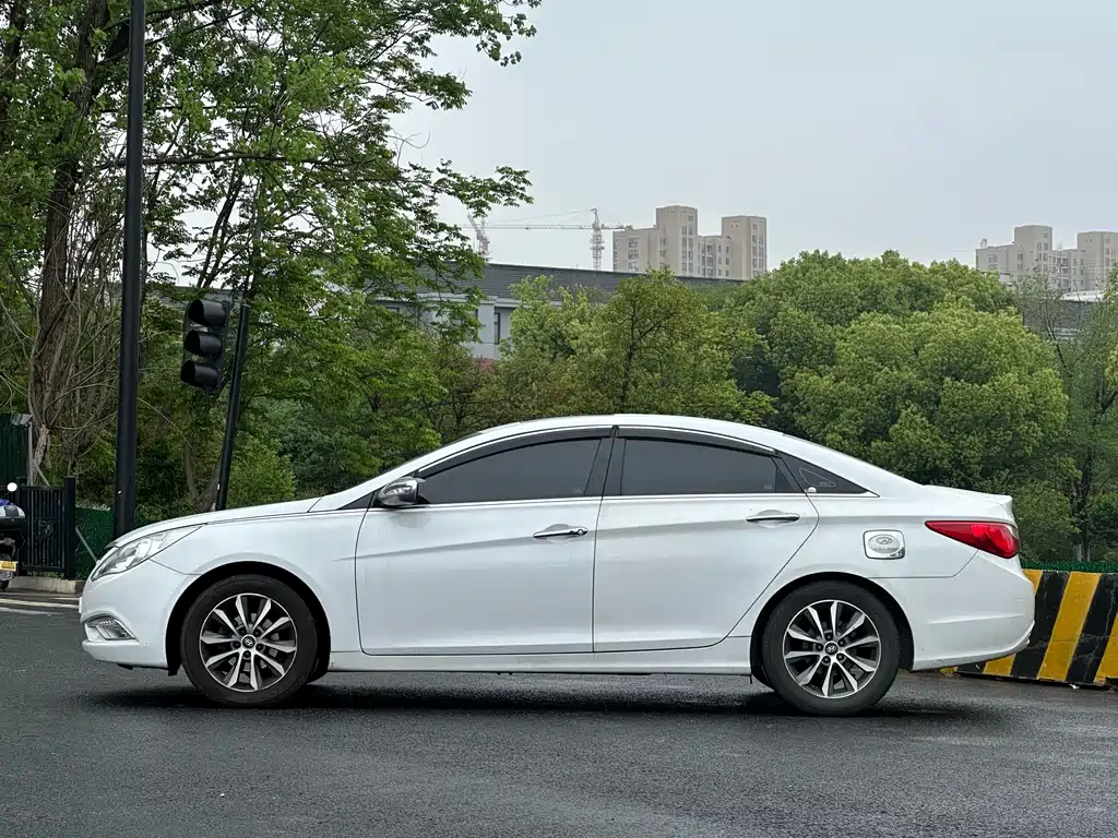 Hyundai Sonata 2013 — фото 4