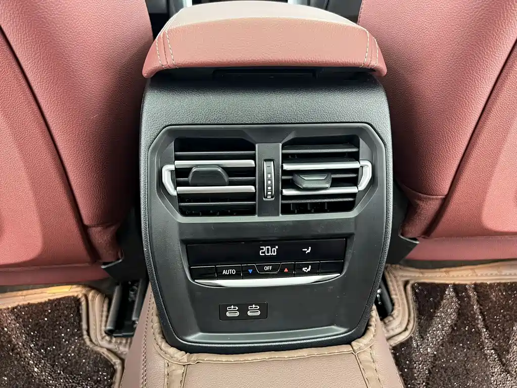 BMW 3 Series 2023 — фото 18