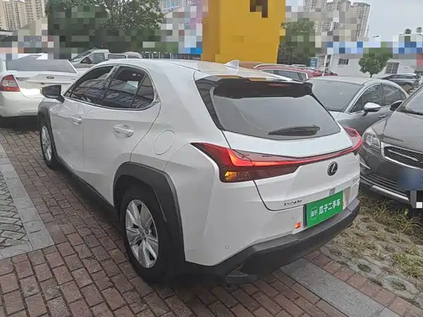 Lexus UX 2020