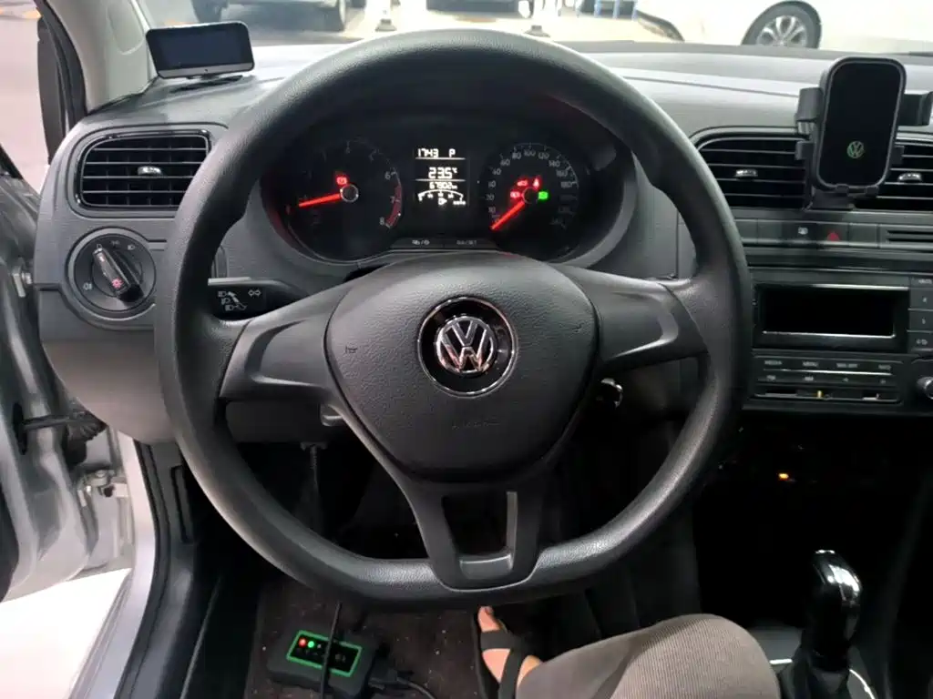 Volkswagen Polo 2018 — фото 11