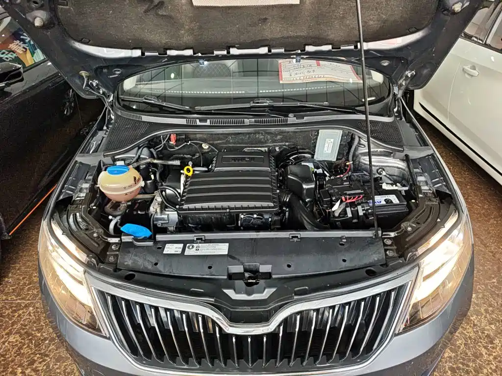 Skoda Rapid 2018 — фото 16