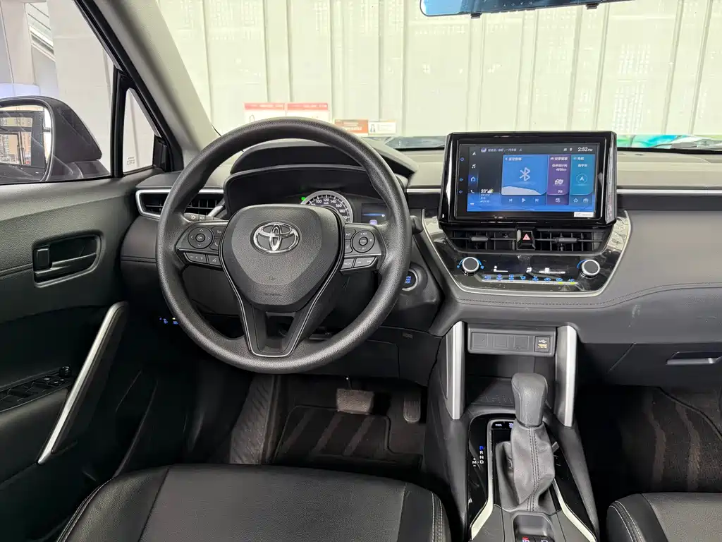 Toyota Corolla Cross 2023 — фото 14