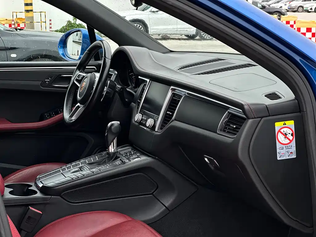 Porsche Macan 2017 — фото 10