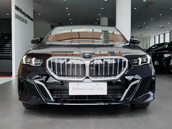 BMW 5 Series 2025