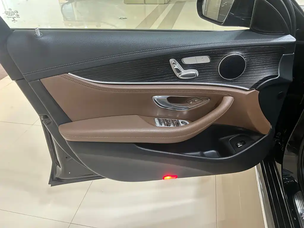 Mercedes-Benz E-Class 2020 — фото 13