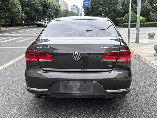 Volkswagen Magotan 2015