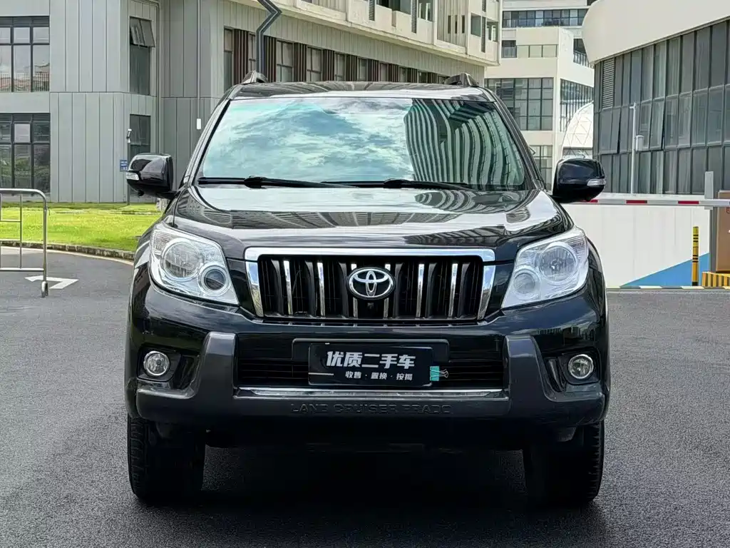 Toyota Prado 2011 — фото 2