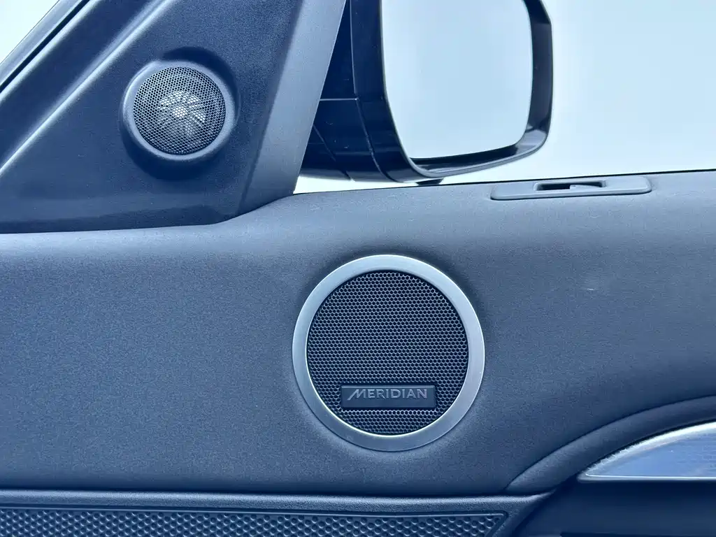 Land Rover Discovery 2019 — фото 20