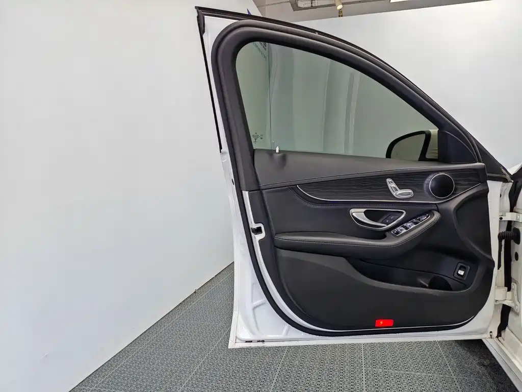 Mercedes-Benz C-Class 2020 — фото 13
