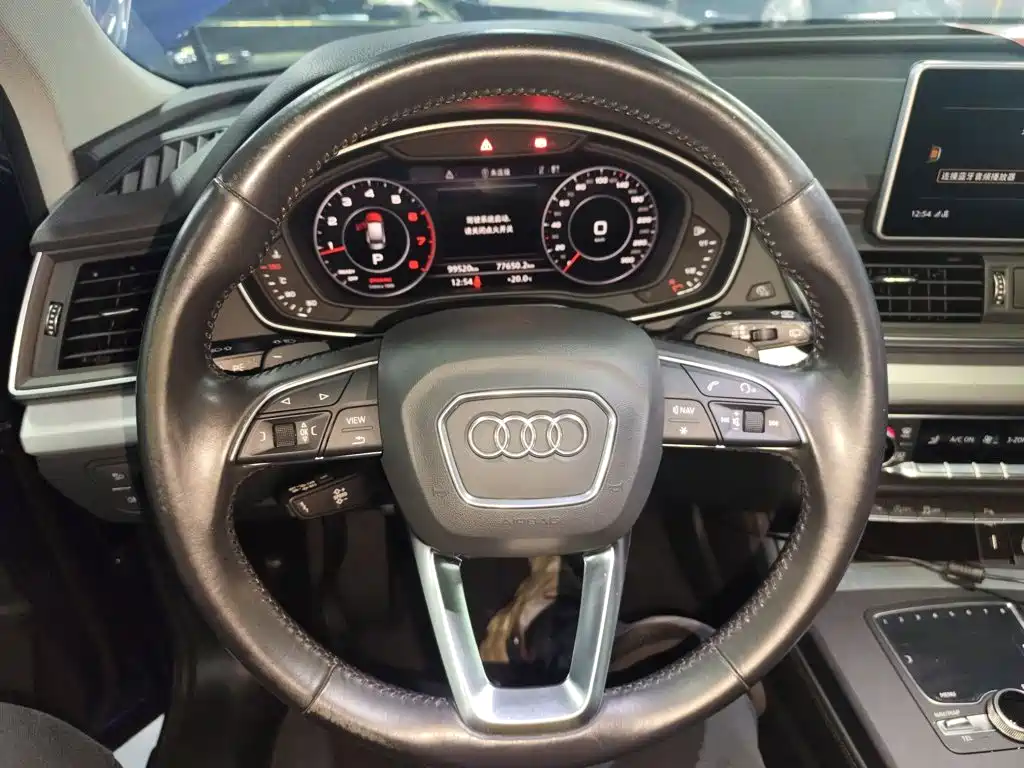 Audi Q5L 2019 — фото 11