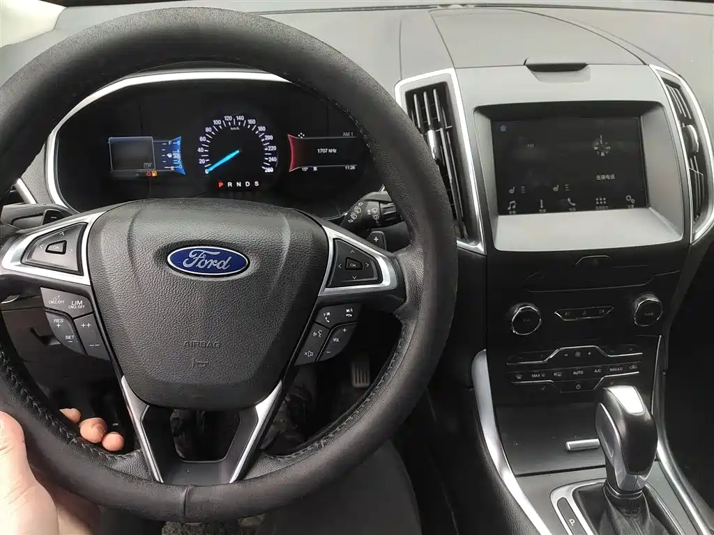 Ford Edge 2019 — фото 10