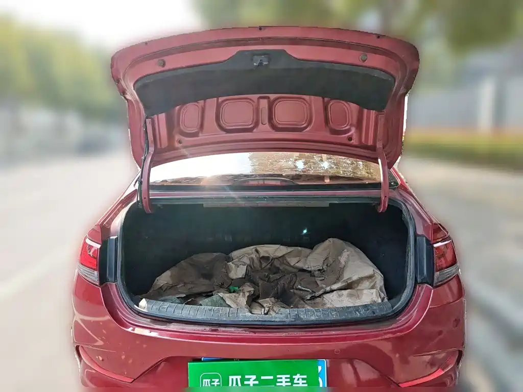 Hyundai Elantra 2019 — фото 10