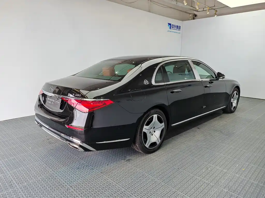 Mercedes-Benz Maybach S-Class 2025