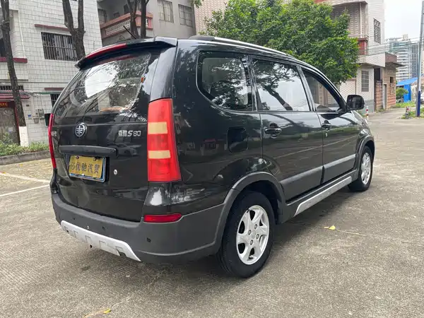 FAW Senya S80 2014