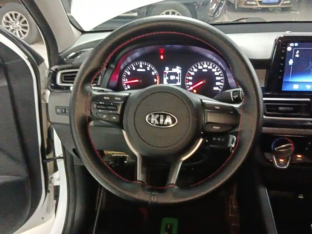 Kia Forte 2021 — фото 11