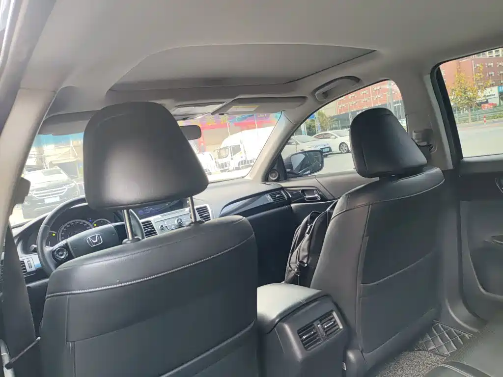 Honda Accord 2016 — фото 14