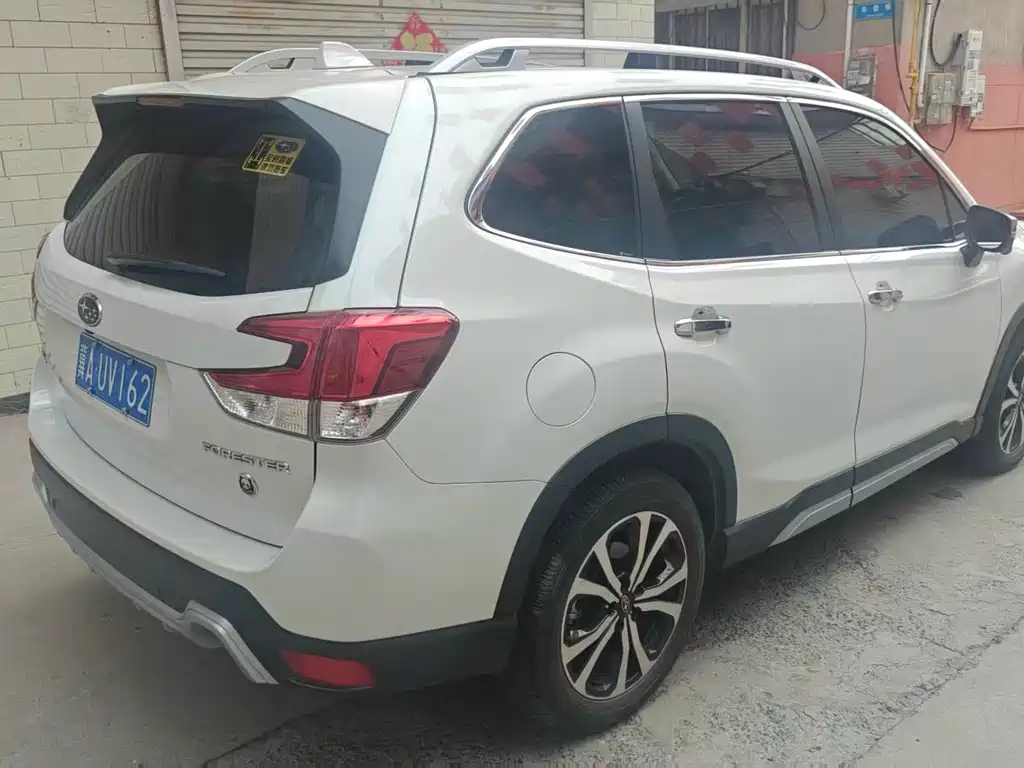 Subaru Forester 2022 — фото 13
