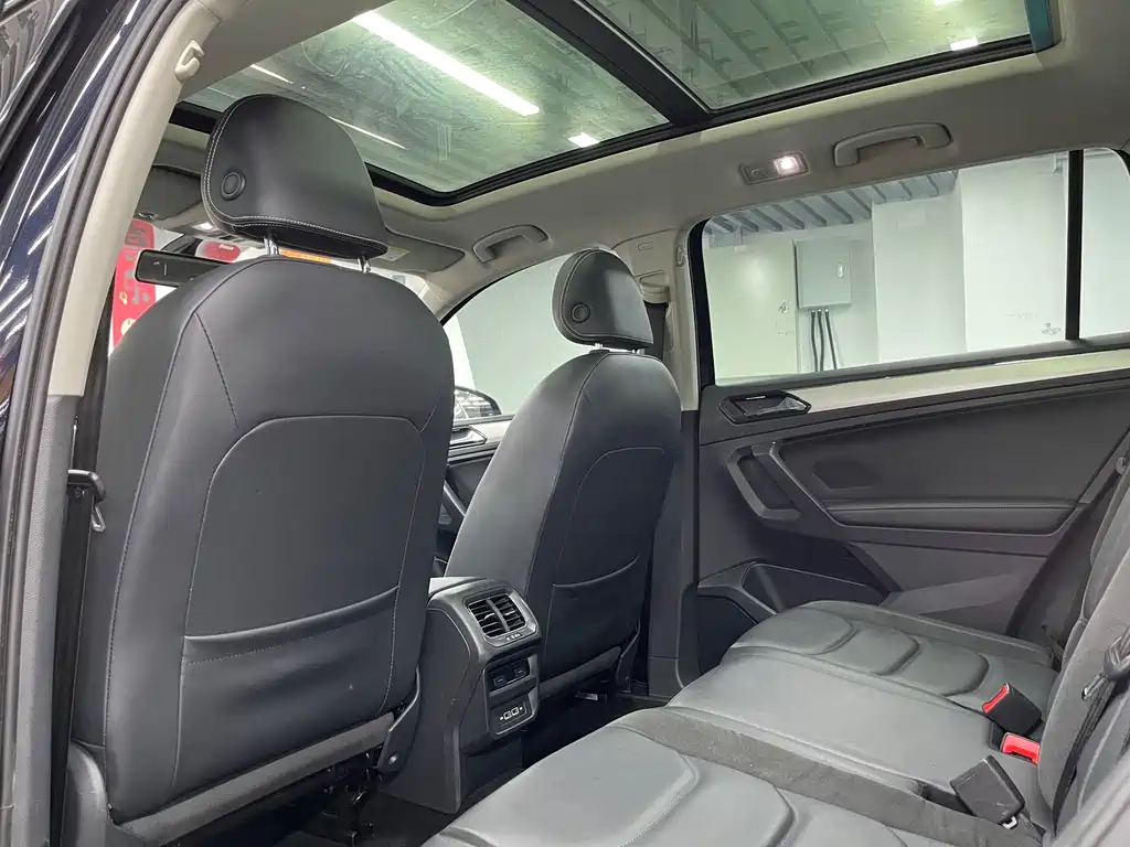 Volkswagen Tiguan L 2020 — фото 20