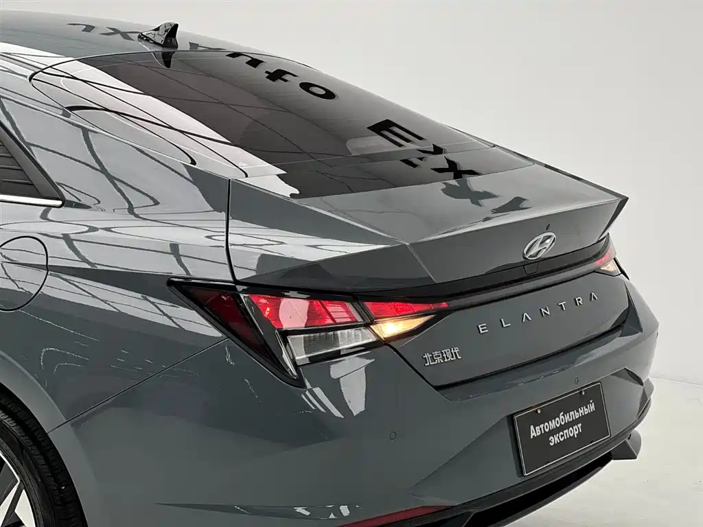 Hyundai Elantra 2022 — фото 9