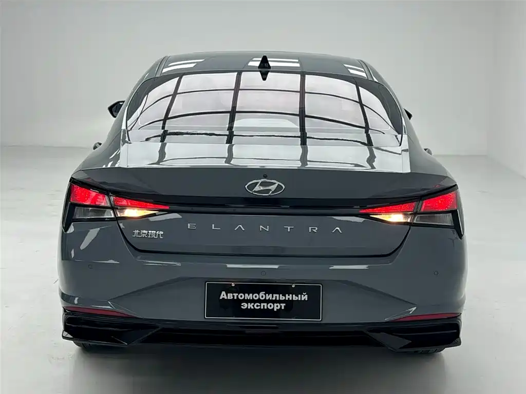 Hyundai Elantra 2022 — фото 8
